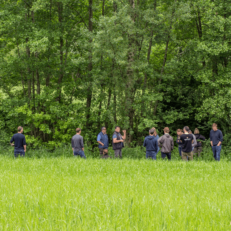 Les apprenants de l'EFA sur le terrain dans le Gers.