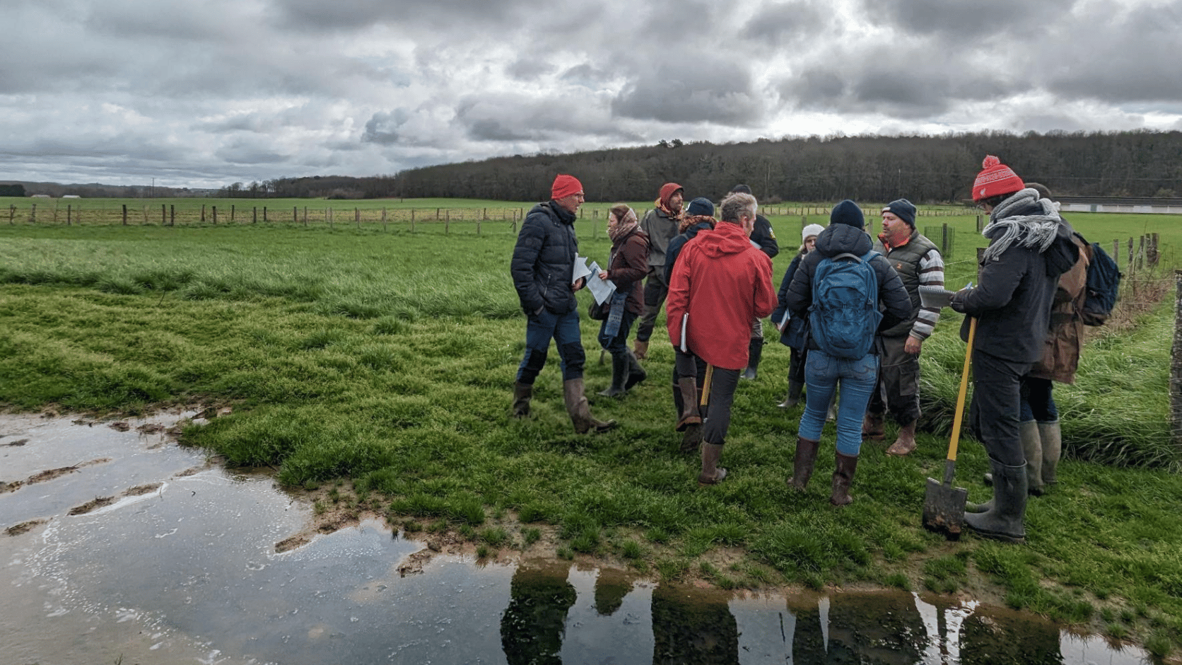 Groupe des apprenants de l'EFA sur le terrain