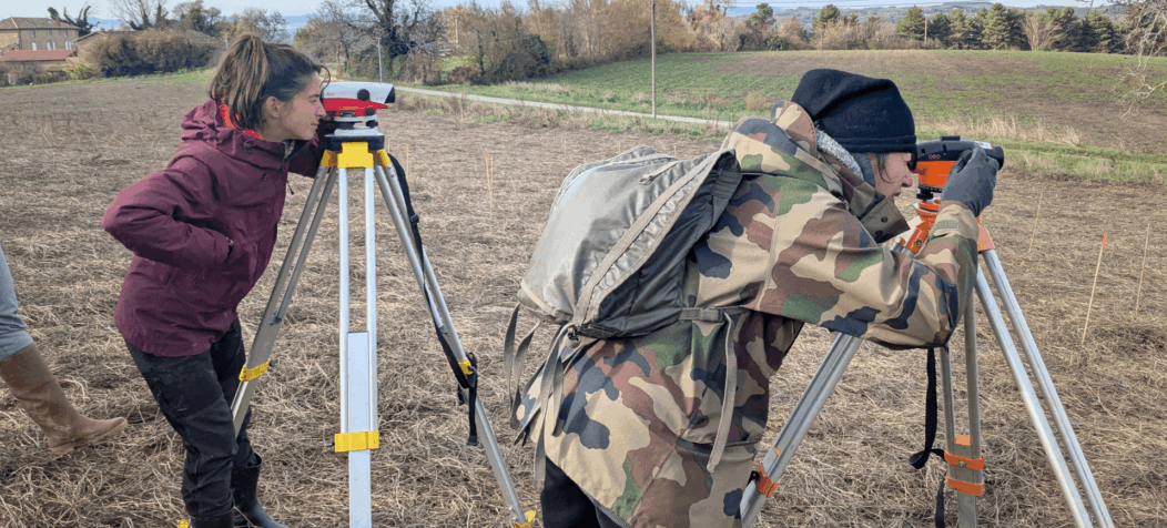Groupe sur le terrain