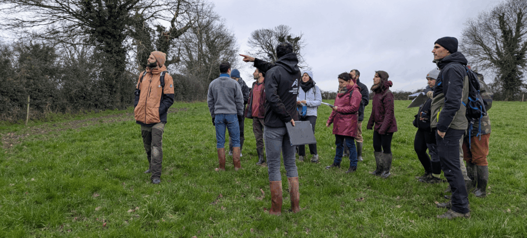 Stagiaires TESA et intervenant sur le terrain